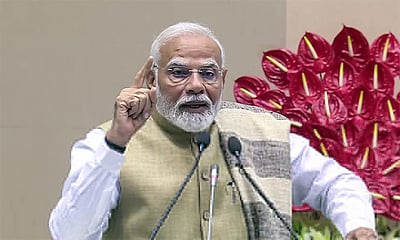 மேற்கு ஆசிய போா் பதற்றம்: பிரதமா் ஆலோசனை