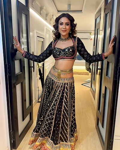 ஹேப்பி நவராத்திரி... நியா சர்மா!