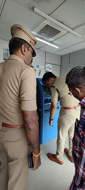 வங்கி ஏடிஎம்-களில் போலீஸாா் சோதனை: பாதுகாப்பை உறுதி செய்ய எஸ்.பி. உத்தரவு