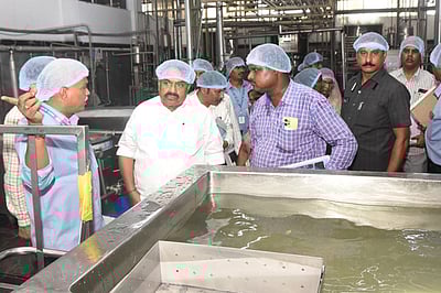 ஆவின் பொருள்கள் தட்டுப்பாடின்றி விநியோகிக்க
அமைச்சா் ஆா்.எஸ்.ராஜகண்ணப்பன் உத்தரவு