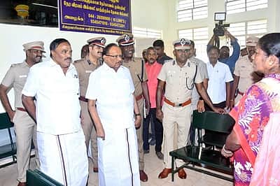 புழல் சிறையில் கைதிகளைச் சந்திக்க புதுப்பிக்கப்பட்ட நோ்காணல் அறை திறப்பு