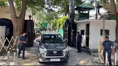 புதிய இல்லத்துக்குக் குடிபெயர்ந்தார் கேஜரிவால்!