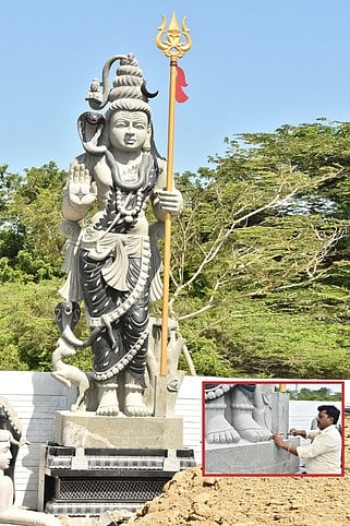35 டன் கருங்கல்லில் 20 அடி உயர சிவன் சிலை