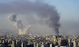 அமெரிக்கா-இஸ்ரேல், ஈரான் போர்: வளைகுடா வாழ் தமிழர்களுக்கான உதவி எண்கள் அறிவிப்பு!