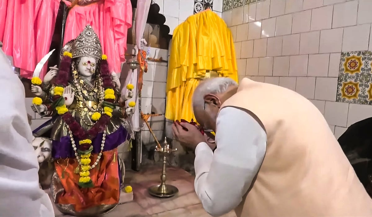 ஜெகதாம்பிகை கோயிலில் பிரதமர் மோடி வழிபாடு!