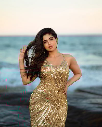 கடற்கன்னி... ஐஸ்வர்யா மேனன்!