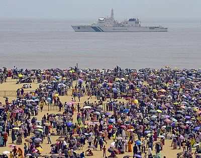 விமானப் படை சாகச நிகழ்ச்சி: லட்சக்கணக்கானோர் கண்டுகளிப்பு!