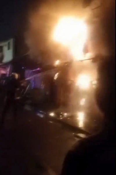 குடியிருப்பு வளாகத்தில் தீ விபத்து: 3 சிறார்கள் உள்பட 7 பேர் பலி!