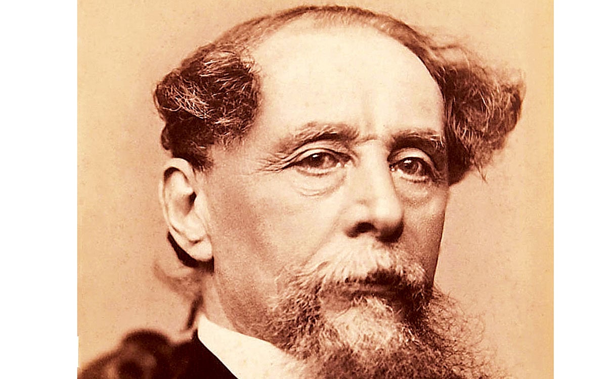 'இரு நகரங்களின் கதை'  புகழ் சார்லஸ் டிக்கன்ஸ்