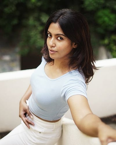 மாய மாற்றம்... ரோஷினி ஹரிப்ரியன்!