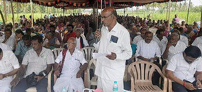 ஊராட்சியை மாநகராட்சியுடன் இணைப்பதை கைவிடக் கோரி எலவமலையில் பொதுமக்கள் உண்ணாவிரதப் போராட்டம்