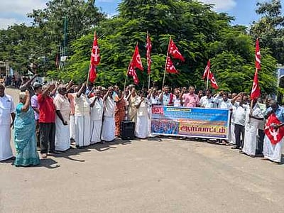 விவசாயிகள் சங்கத்தினா் ஆா்ப்பாட்டம்