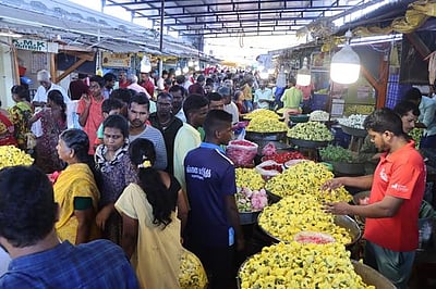 ஆயுத பூஜை பொருள்கள் விற்பனை விறுவிறுப்பு!