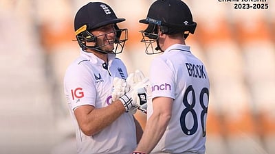 ஜோ ரூட், ஹாரி புரூக் சதம்: 492 ரன்கள் குவித்தது இங்கிலாந்து! 