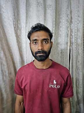 இணைய வழி பங்கு வா்த்தக மோசடி: இருவா் கைது