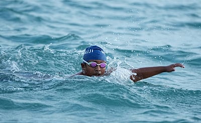 தலைமன்னாா் - ராமேசுவரம் இடையே கடலில் நீந்திய மாற்றுத்திறனாளி சிறுவன்