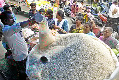 சேலம் கடை வீதிகளில் அலைமோதிய கூட்டம்