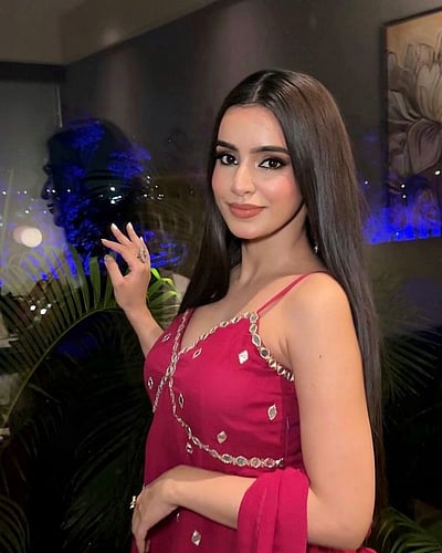 புத்துணர்ச்சி... அங்கிதா சர்மா!