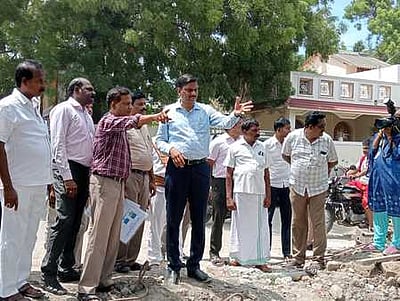 திருச்செந்தூரில் மறுகால் ஓடை சீரமைக்கும் பணி: ஆட்சியா் ஆய்வு