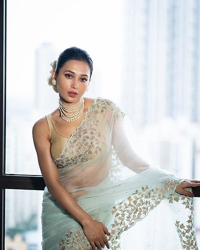 தேவதையைப் போல... மிமி சக்ரவர்த்தி!