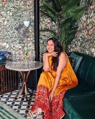 துபையில் அனுமோள்!