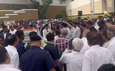 ரத்தன் டாடாவுக்கு அஞ்சலி செலுத்திய வளர்ப்பு நாய்!