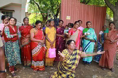 பஹ்ரைன் சிறையில் வாடும் இடிந்தகரை மீனவா்களை மீட்கக் கோரி மனு