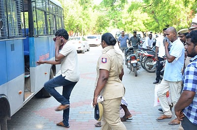 ஊராட்சித் தலைவியை கொல்ல முயன்ற வழக்கு: 6 பேருக்கு இரட்டை ஆயுள் தண்டனை