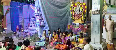 கீழ்பெரும்பாக்கம் ஸ்ரீ பசுபதீஸ்வரா் கோயிலில் நவராத்திரி சிறப்பு வழிபாடு