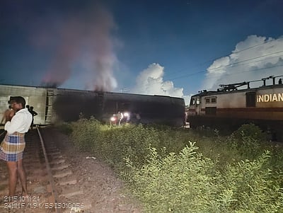 கவரப்பேட்டை ரயில் விபத்து: உதவி எண்கள் அறிவிப்பு!