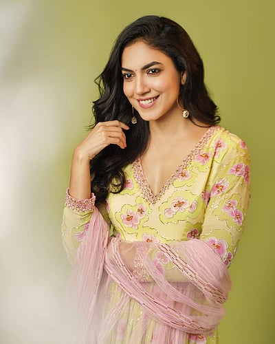 சோலைக்குயிலே... ரிது வர்மா!