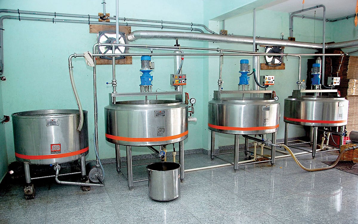 பனஞ்சர்க்கரையில் 'மக்ரோன்'..!