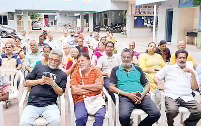 சிரித்து வாழ வேண்டும்..!