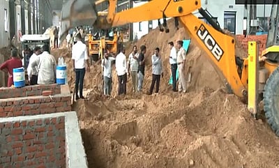 குஜராத்: தனியார் நிறுவனத்தின் சுவர் இடிந்து விழுந்ததில் 6 பேர் பலி