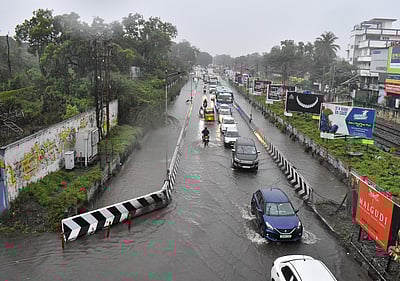 வரலாற்றை புதுப்பிக்குமா மழை? வேளச்சேரியில் வெள்ளம்!
