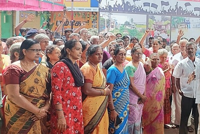 ஆம்பூர்: ஆக்கிரமிப்புகளை அகற்ற வலியுறுத்தி கடையடைப்பு!