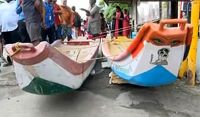 கனமழை: வேளச்சேரிக்கு படகுகள் அனுப்பிவைப்பு!