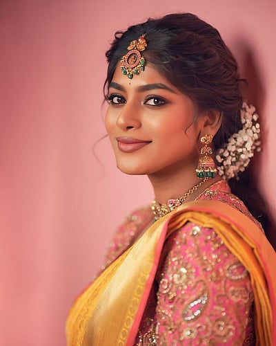 பெண்ணாகி வந்ததொரு... வினுஷா தேவி!