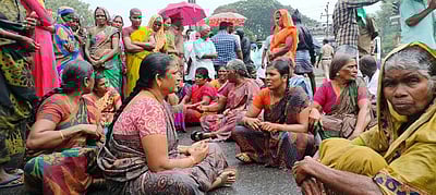 அக்கா, தம்பியைக் கொன்ற உறவினா் கைது