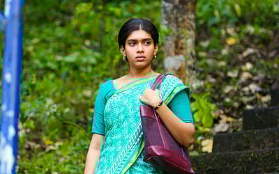 துஷாரா பிறந்தநாள்: வீர தீர சூரன் சிறப்பு போஸ்டர்!