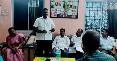 ஆசிரியா்களுக்கு பணிப் பாதுகாப்பு சட்டத்தை கொண்டுவர வலியுறுத்தல்