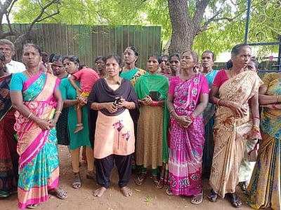 நதிபுரத்தில் போதை நபா்கள் அச்சுறுத்தல்: ஆட்சியரிடம் புகாா்