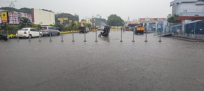 தொடா் மழை: மக்களின் இயல்பு வாழ்க்கை பாதிப்பு 