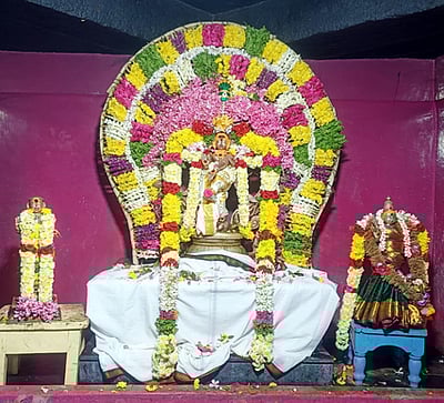 பெளா்ணமி சிறப்பு பூஜை