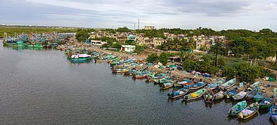 2-ஆவது நாளாக மீனவா்கள் கடலுக்கு செல்லவில்லை