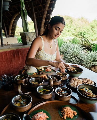 அறுசுவையே சொர்க்கம்... பூஜா ஹெக்டே!