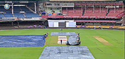 இந்தியா - நியூஸிலாந்து முதல் டெஸ்ட்: மழையால் டாஸ் தாமதம்!