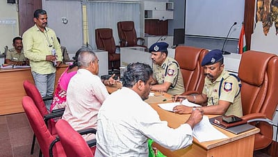 காவல்துறை சாா்பில் மக்கள் குறைதீா் முகாம்