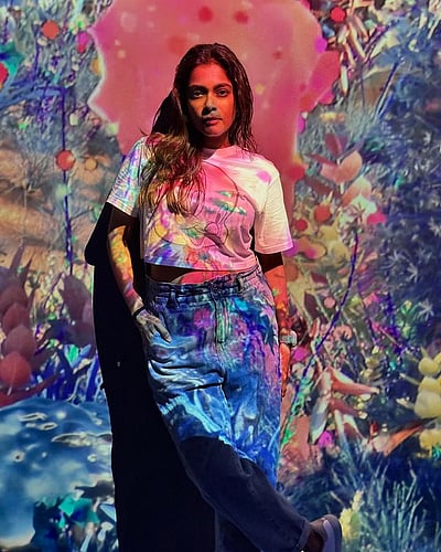 வர்ண ஜாலம்... கீகி விஜய்!