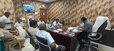 ஏரல் வட்டாட்சியா் அலுவலகத்தில் ஆலோசனைக் கூட்டம்